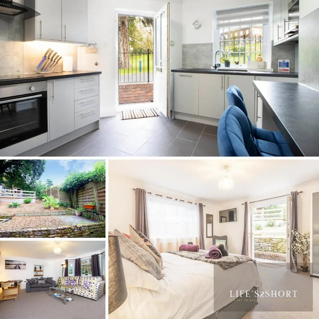 Station Lodge Close To City Centre With Parking Exeter